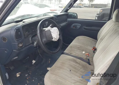 1998 Chevrolet C1500 Fleetside из США, поврежденный, VIN 1GCEC14M2WZ120614